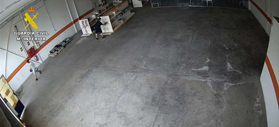 Detenido un hombre e investigados dos menores por un robo en una nave industrial de Tomelloso