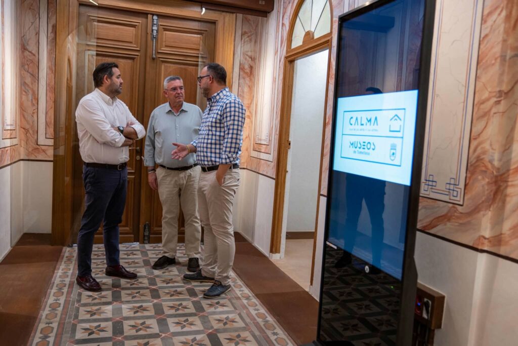 Paco Núñez destaca CALMA como un futuro referente cultural para Tomelloso y Castilla-La Mancha 2 paconunez visita calma 4