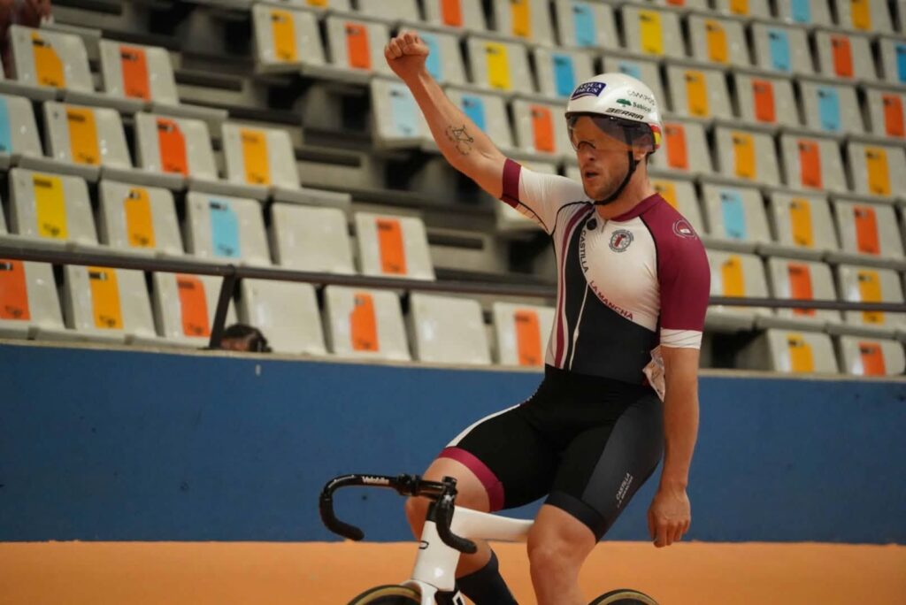Pepe Moreno se proclama doble campeón de España en Velocidad y Keirin 1 pepemorenodoblecampeonespana