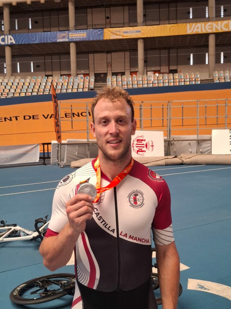 Pepe Moreno se proclama doble campeón de España en Velocidad y Keirin 3 pepemorenodoblecampeonespana 3