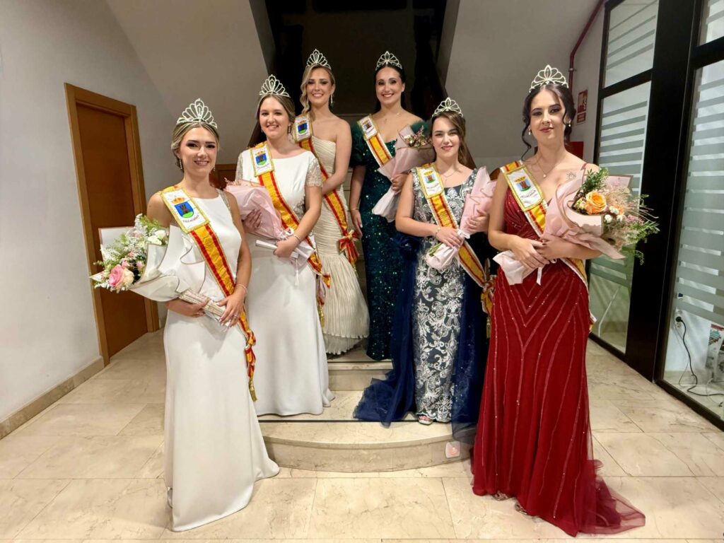 Irene Perea Villamayor, Desirée Gómez Clemente y Amalia Campet Hurtado, coronadas Reinas de la Feria y Fiestas 2026 6 reinasferiavillacanas