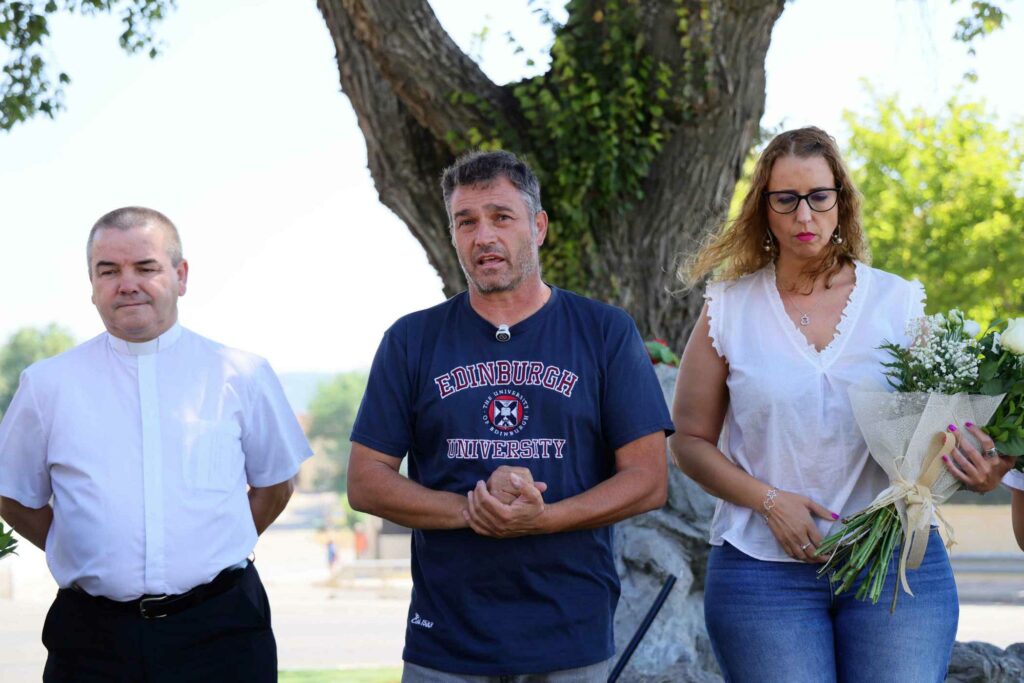 Cogolludo honra a los once integrantes del retén de 2005 mientras sus compañeros regresan a combatir el incendio de La Mierla 2 reten mierla 3