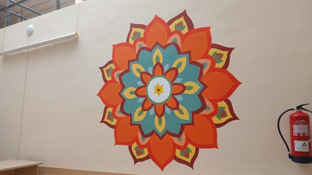 El Taller de Memoria del Centro de Mayores de Villacañas culmina el curso con una gran mandala colectiva 10 tallermemoriavillacanas 14