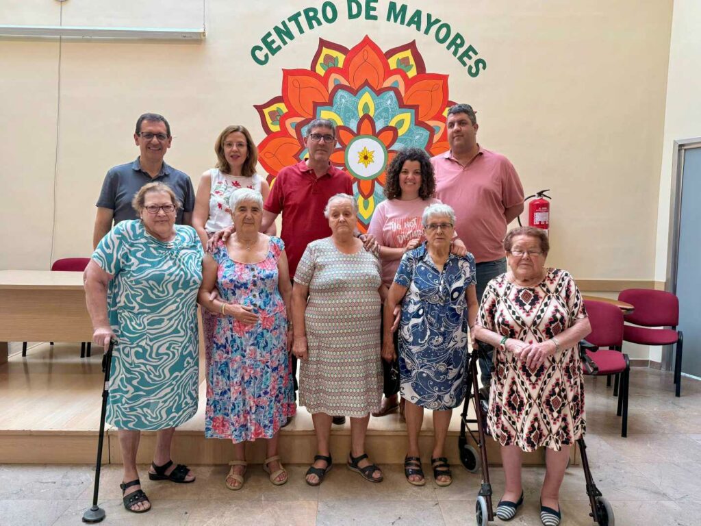 El Taller de Memoria del Centro de Mayores de Villacañas culmina el curso con una gran mandala colectiva 1 tallermemoriavillacanas 2