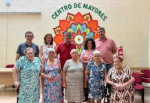 El Taller de Memoria del Centro de Mayores de Villacañas culmina el curso con una gran mandala colectiva El Taller de Memoria del Centro de Mayores de Villacañas culmina el curso con una gran mandala colectiva