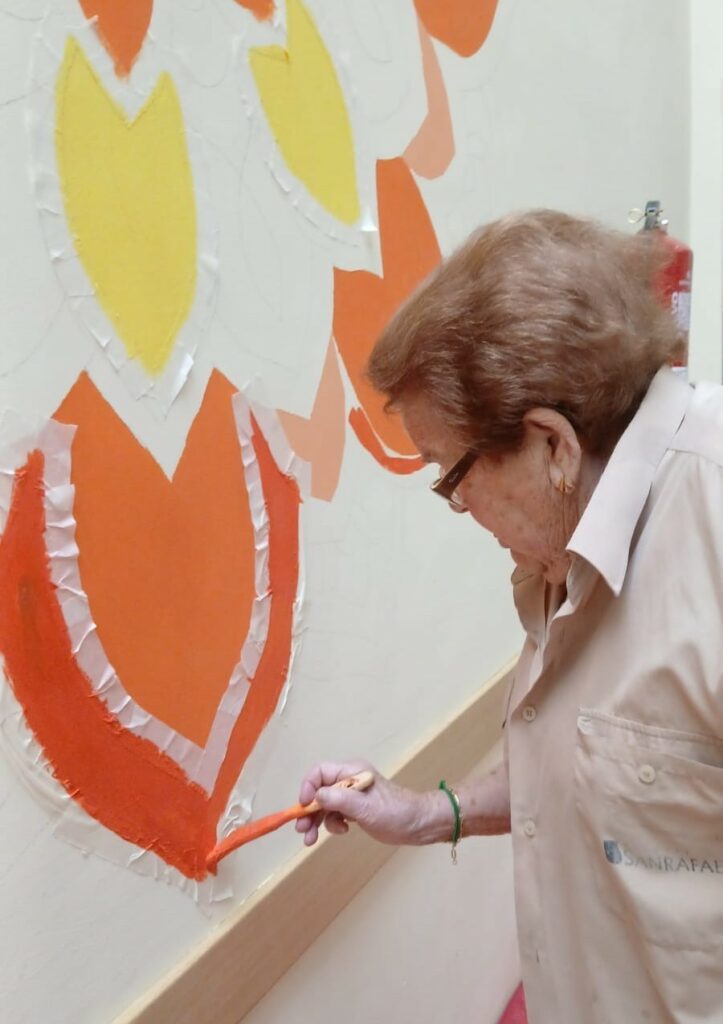 El Taller de Memoria del Centro de Mayores de Villacañas culmina el curso con una gran mandala colectiva 8 tallermemoriavillacanas 5