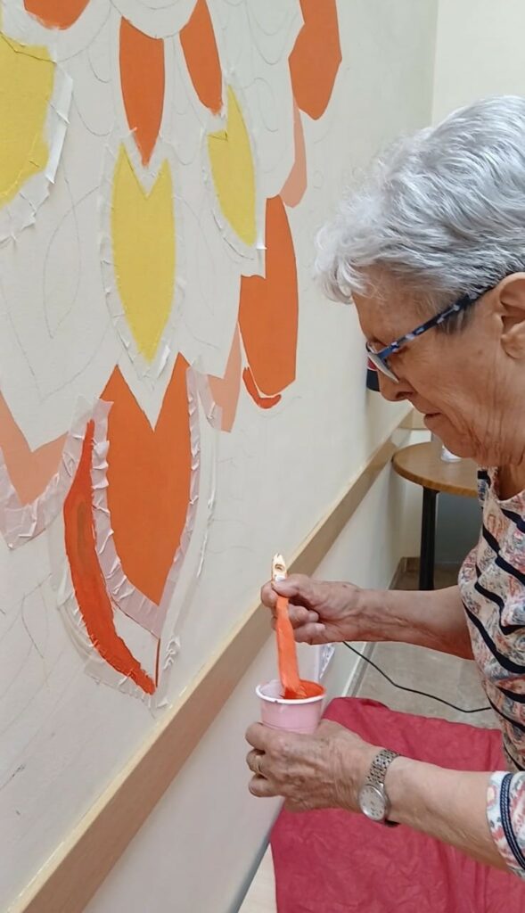 El Taller de Memoria del Centro de Mayores de Villacañas culmina el curso con una gran mandala colectiva 5 tallermemoriavillacanas 9