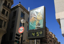 España afronta este martes una ola de calor con máximas que podrán superar los 44 grados España afronta este martes una ola de calor con máximas que podrán superar los 44 grados