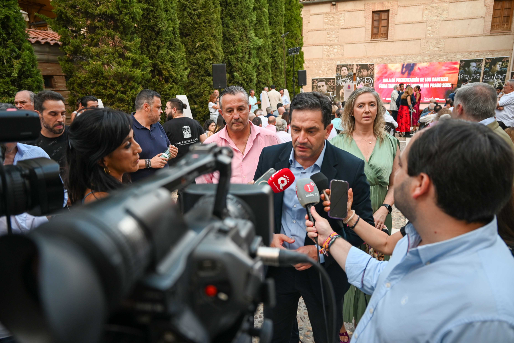 Valverde anuncia otros 700.000 euros y eleva a 1,1 millones el apoyo de la Diputación a los ayuntamientos de la provincia que organizan festejos taurinos y encierros 5 Valverde anuncia otros 700.000 euros y eleva a 1,1 millones el apoyo de la Diputación a los ayuntamientos de la provincia que organizan festejos taurinos y encierros