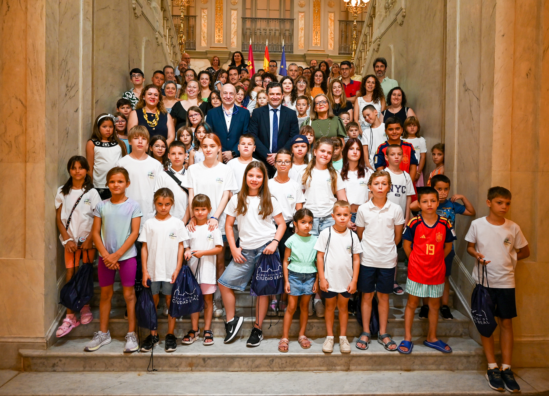 Valverde reafirma el compromiso de la Diputación con los niños ucranianos afectados por Chernóbil y la guerra 1 Valverde reafirma el compromiso de la Diputación con los niños ucranianos afectados por Chernóbil y la guerra