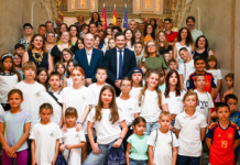 Valverde reafirma el compromiso de la Diputación con los niños ucranianos afectados por Chernóbil y la guerra Valverde reafirma el compromiso de la Diputación con los niños ucranianos afectados por Chernóbil y la guerra