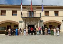 Villacañas guarda un minuto de silencio en recuerdo de las víctimas de la tragedia de Los Gallardos Villacañas guarda un minuto de silencio en recuerdo de las víctimas de la tragedia de Los Gallardos