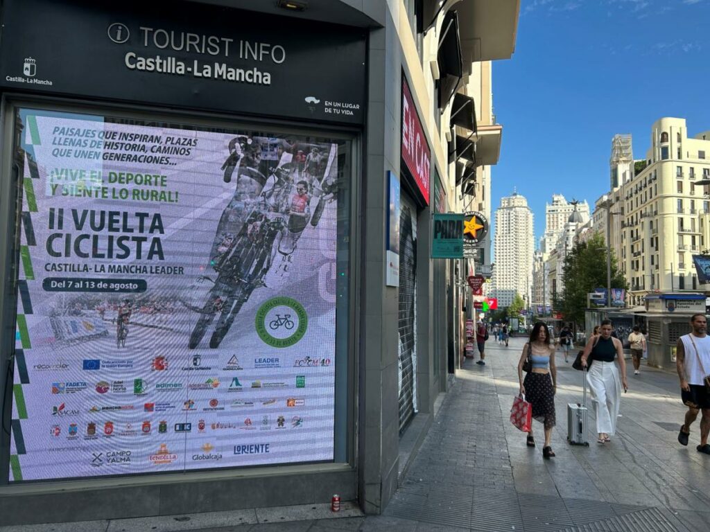 La II Vuelta Ciclista a Castilla-La Mancha LEADER, la única del mundo 100% rural, conquista la capital de España 6 vueltaciclistaclmleader