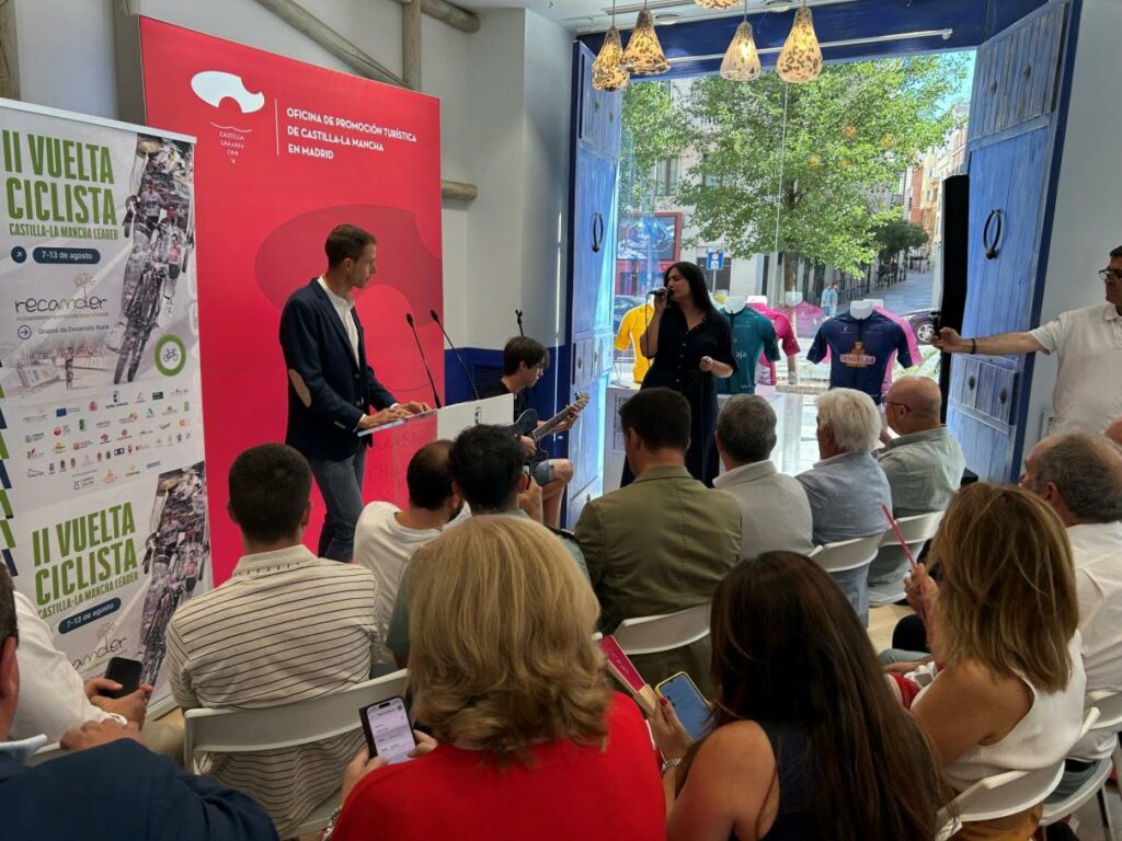 La II Vuelta Ciclista a Castilla-La Mancha LEADER, la única del mundo 100% rural, conquista la capital de España 5 vueltaciclistaclmleader 6