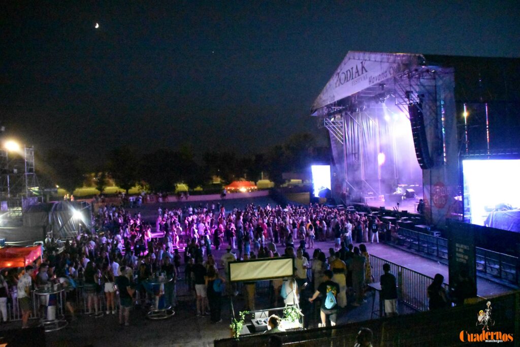 Siloé y Los Rebeldes hacen vibrar a varias generaciones en la segunda noche del Zodiak Festival de Tomelloso 42 zodiak sabado 18 07 2026 tomelloso 096