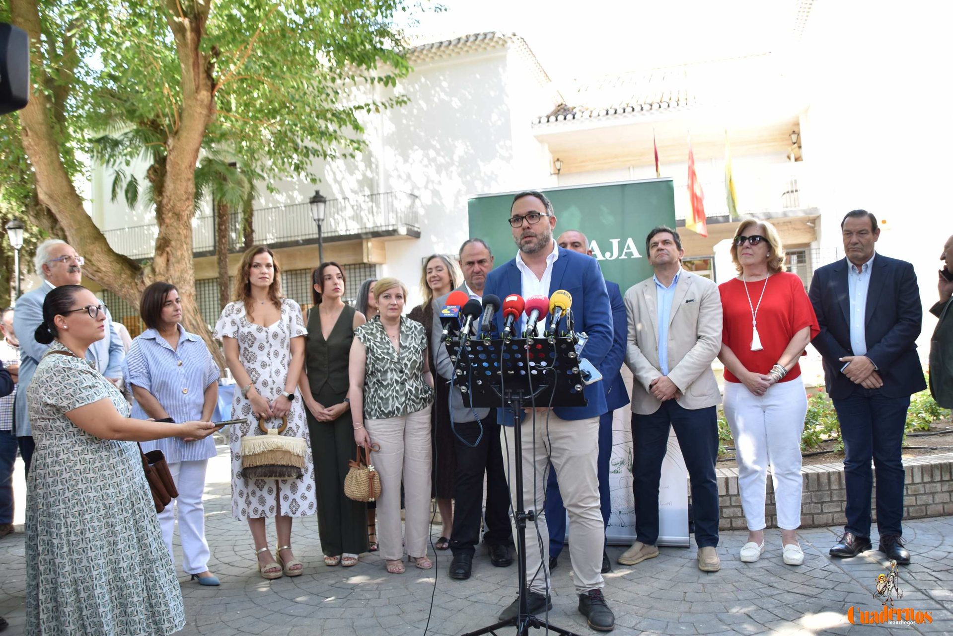 Javier Navarro mejora de la pérdida auditiva sufrida tras el accidente con el chupinazo de Tomelloso