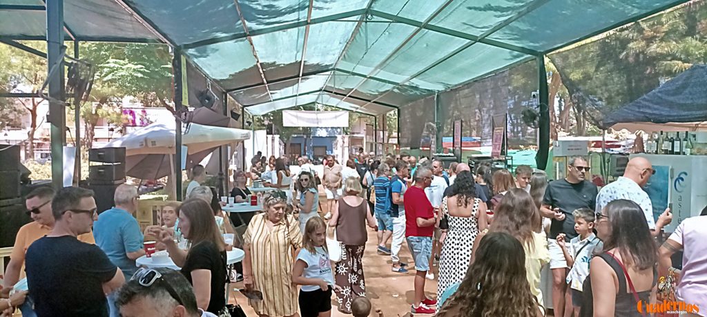 El Parque de la Constitución se convierte en punto de encuentro con los tradicionales Bailes del Vermouth de Tomelloso 4 bailes del vermouth tomelloso 4