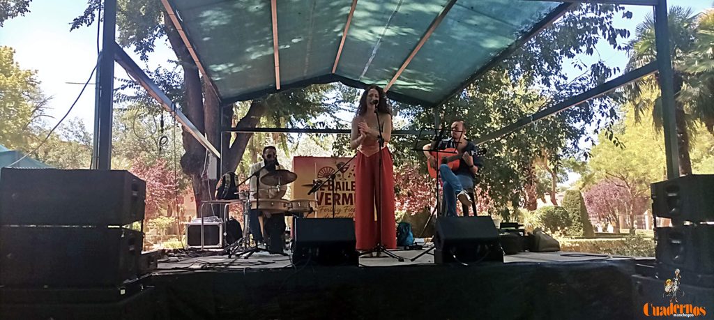 El Parque de la Constitución se convierte en punto de encuentro con los tradicionales Bailes del Vermouth de Tomelloso 2 bailes del vermouth tomelloso 6