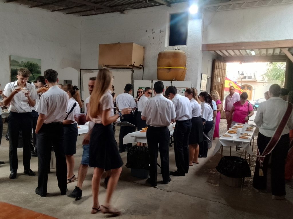 La tradicional Diana Floreada vuelve a Tomelloso para homenajear a las Madrinas y Padrino de 2026 4 bodegas memorial diana floreada 3