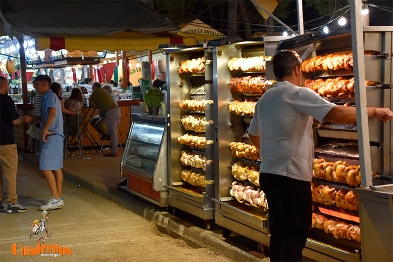Quedar para comerse un pollo, ese otro plan de Feria que nunca falla en Tomelloso