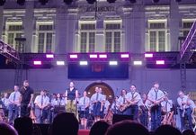 La Plaza de España de Tomelloso se rinde a la música con el concierto de Santa Cecilia y el virtuosismo de Rubén Simeó La Plaza de España de Tomelloso se rinde a la música con el concierto de Santa Cecilia y el virtuosismo de Rubén Simeó