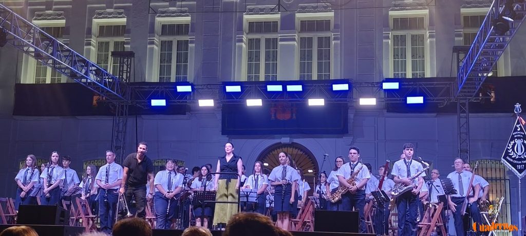 La Plaza de España de Tomelloso se rinde a la música con el concierto de Santa Cecilia y el virtuosismo de Rubén Simeó 1 concierto santa cecilia feria tomelloso 2026 5