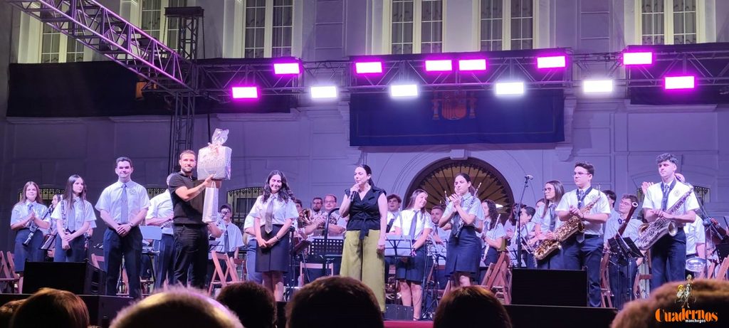 La Plaza de España de Tomelloso se rinde a la música con el concierto de Santa Cecilia y el virtuosismo de Rubén Simeó 6 concierto santa cecilia feria tomelloso 2026 6