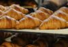 Del croissant al mollete y al chocolate con churros: así desayunan los turistas que visitan Madrid en verano Del croissant al mollete y al chocolate con churros: así desayunan los turistas que visitan Madrid en verano