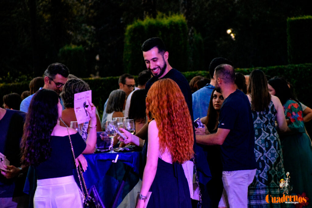 Tomelloso desafía al calor y llena de ambiente la primera noche de su XIV Fiesta del Vino 7 decimocuarta fiesta del vino 06