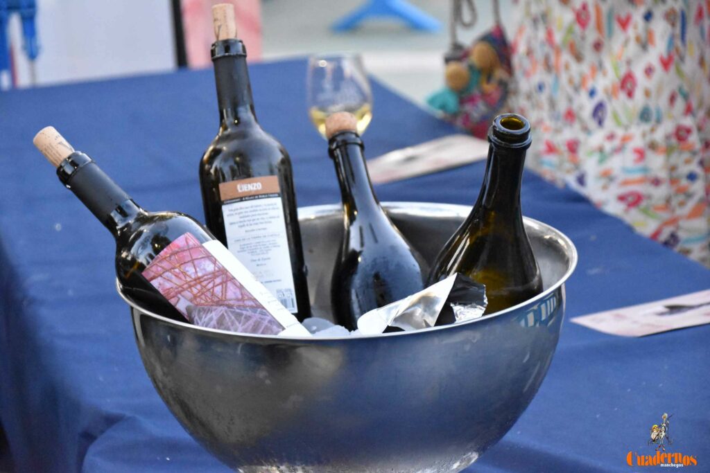 Tomelloso desafía al calor y llena de ambiente la primera noche de su XIV Fiesta del Vino 27 decimocuarta fiesta del vino 26