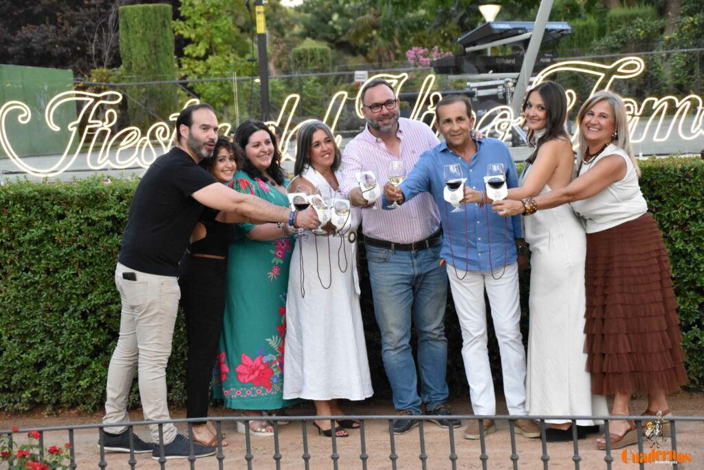 Tomelloso desafía al calor y llena de ambiente la primera noche de su XIV Fiesta del Vino 33 decimocuarta fiesta del vino 32