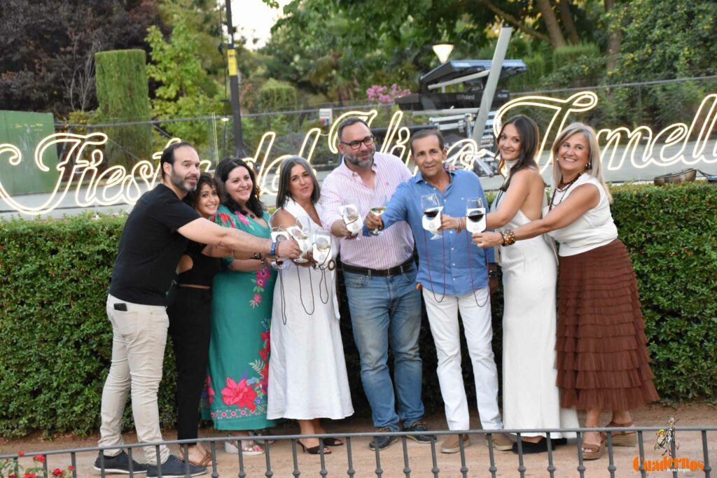 Tomelloso desafía al calor y llena de ambiente la primera noche de su XIV Fiesta del Vino 34 decimocuarta fiesta del vino 33