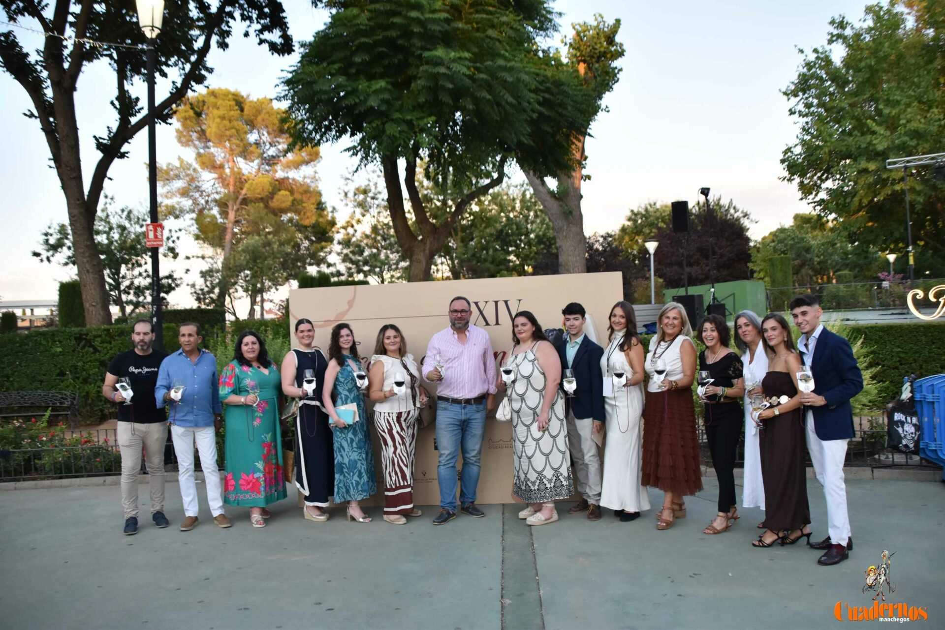 Tomelloso desafía al calor y llena de ambiente la primera noche de su XIV Fiesta del Vino