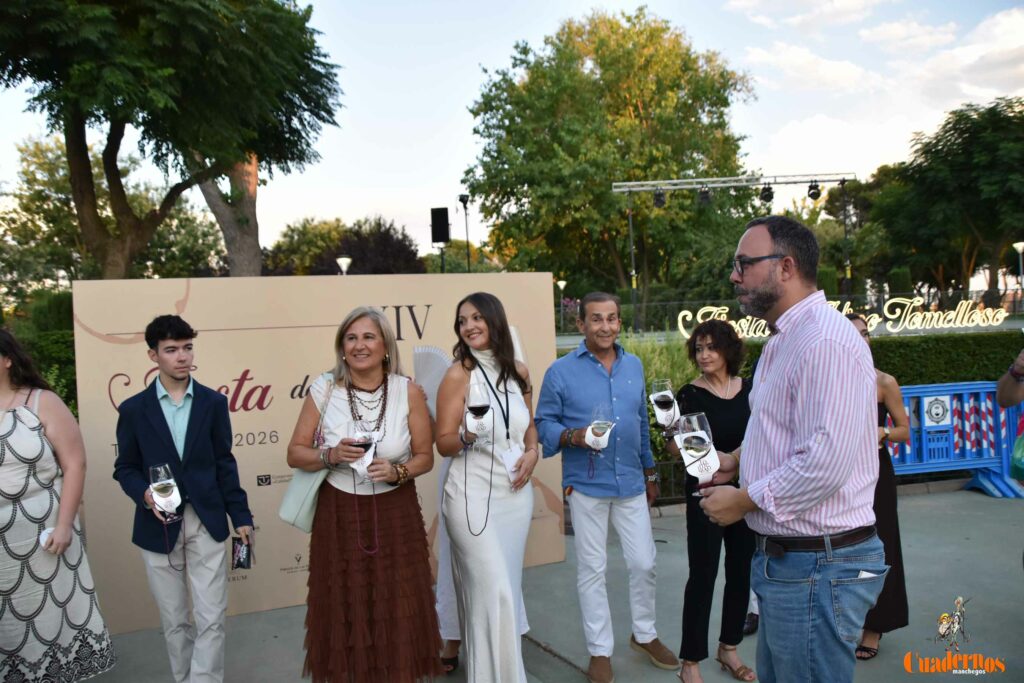 Tomelloso desafía al calor y llena de ambiente la primera noche de su XIV Fiesta del Vino 44 decimocuarta fiesta del vino 43