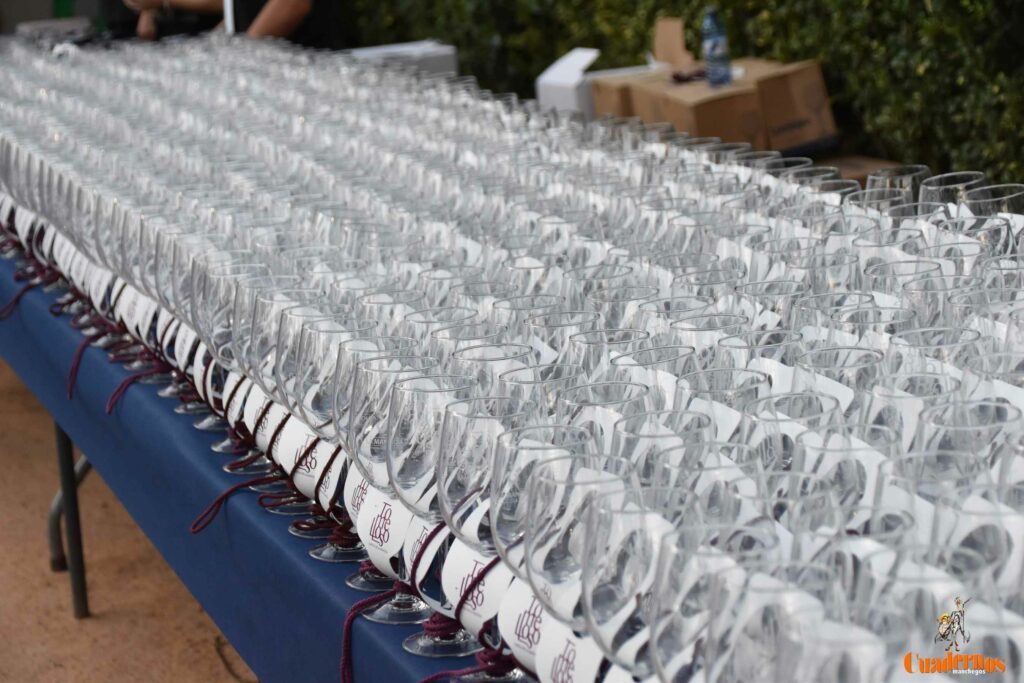 Tomelloso desafía al calor y llena de ambiente la primera noche de su XIV Fiesta del Vino 48 decimocuarta fiesta del vino 47