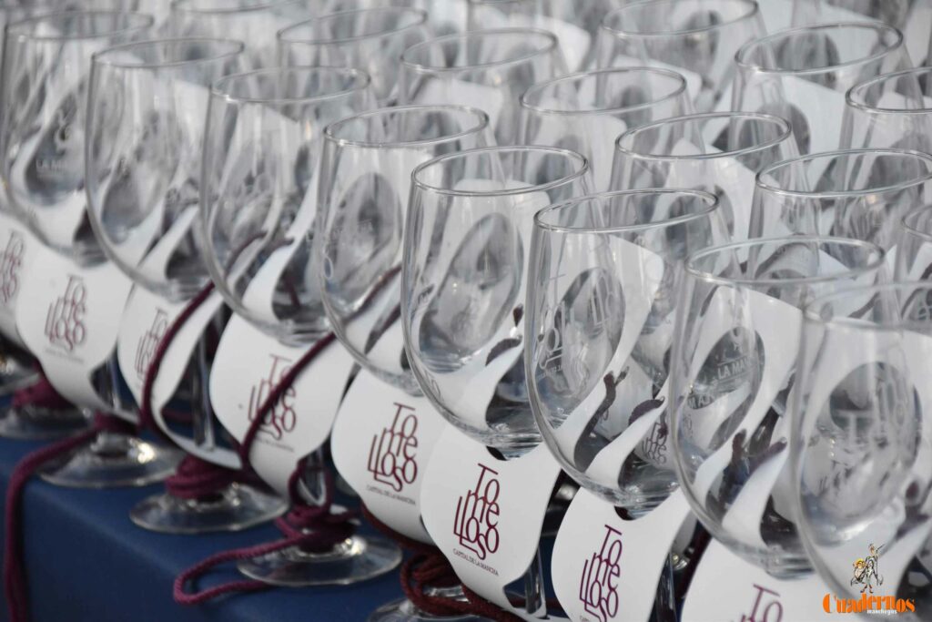 Tomelloso desafía al calor y llena de ambiente la primera noche de su XIV Fiesta del Vino 49 decimocuarta fiesta del vino 48