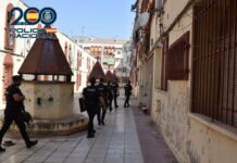 La Policía Nacional detiene en Alcázar de San Juan a diez personas por los graves disturbios y las agresiones a agentes en el conflictivo barrio de “La Pradera”. La Policía Nacional detiene en Alcázar de San Juan a diez personas por los graves disturbios y las agresiones a agentes en el conflictivo barrio de “La Pradera”.