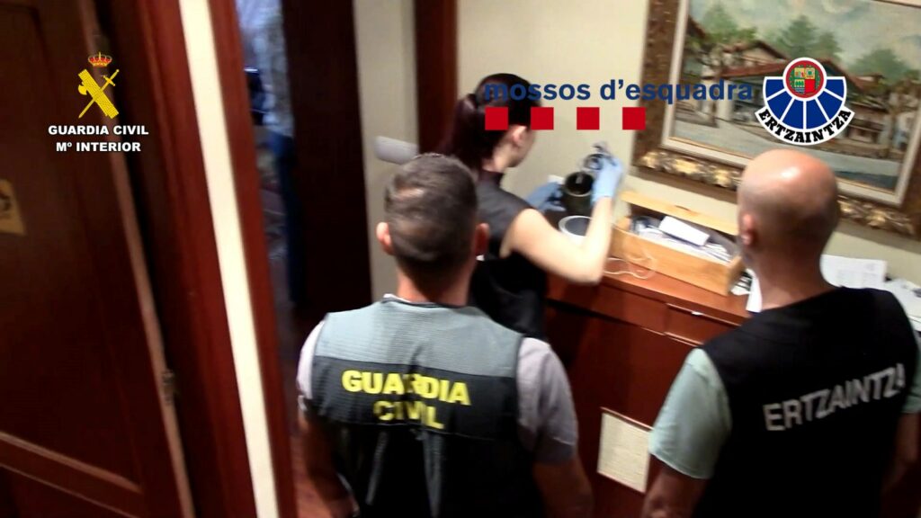 Detenido un miembro muy activo de la red 764 en España, una organización extremista especializada en la captación y explotación de menores a través de internet 2 detenido miembro red 764