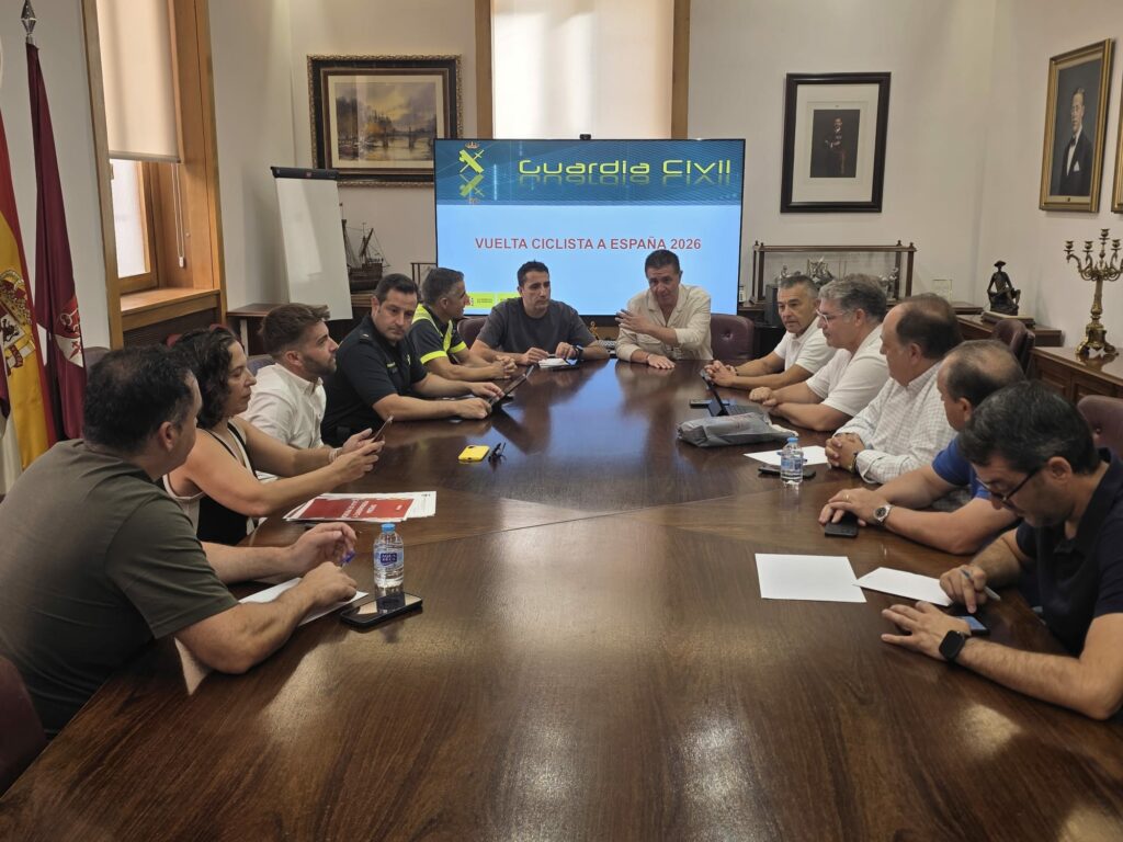 La Diputación de Albacete acoge la primera reunión de coordinación del dispositivo de seguridad para la décima etapa de La Vuelta 2 diputacion albacete vuelta ciclista 3