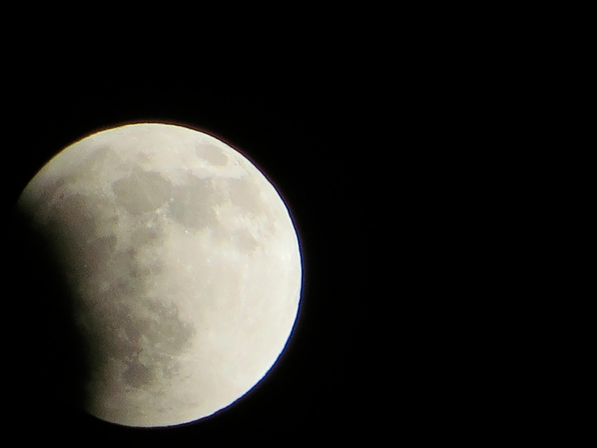 Eclipse parcial de Luna del 28 de agosto: horario, fases y cómo observarlo desde España