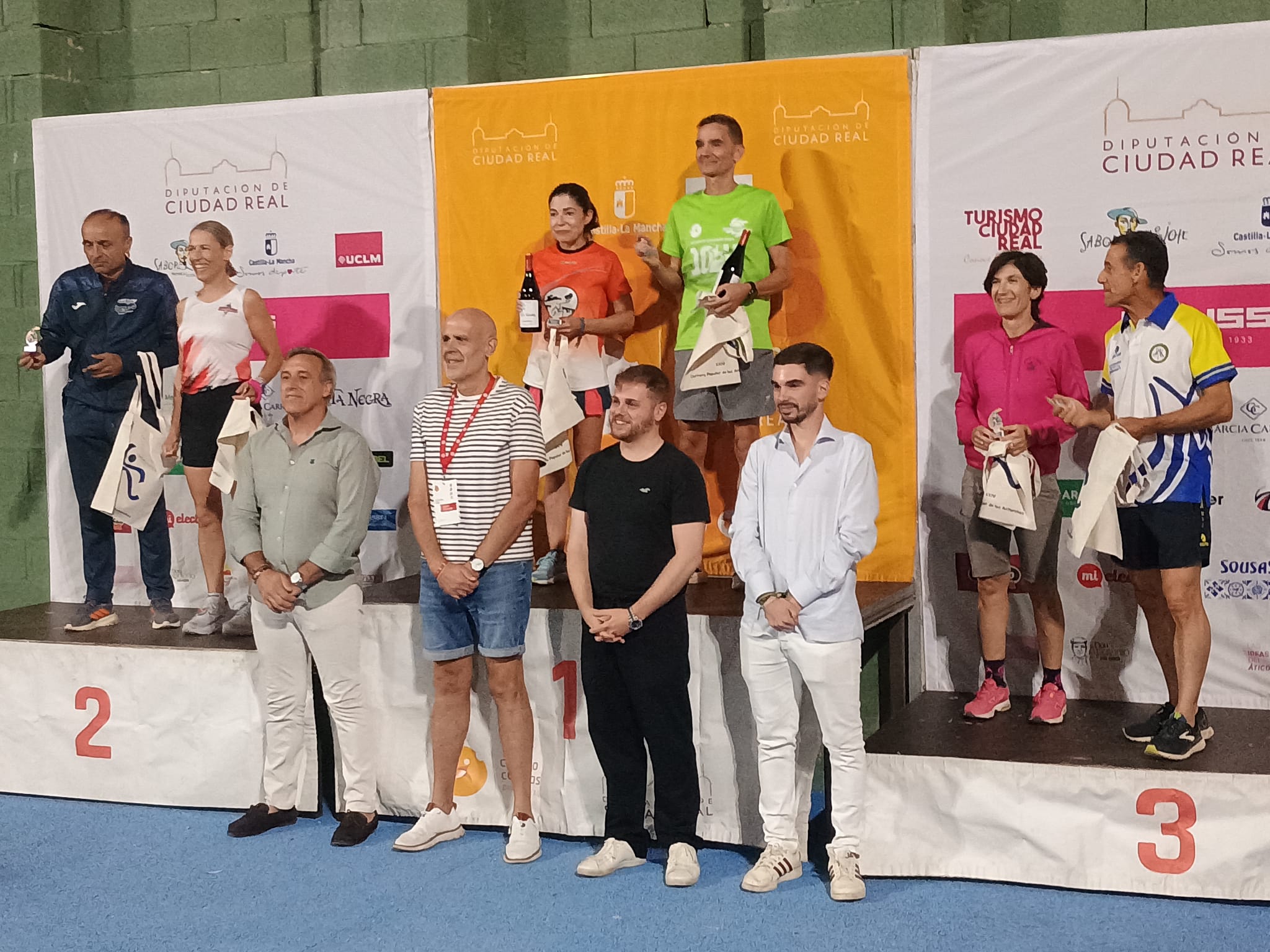 La Carrera de las Antorchas ilumina Villanueva de los Infantes como una de las grandes citas deportivas de su Feria 2 El Gobierno de Castilla-La Mancha destaca la Carrera de las Antorchas como una de las grandes citas deportivas de las fiestas de Villanueva de los Infantes
