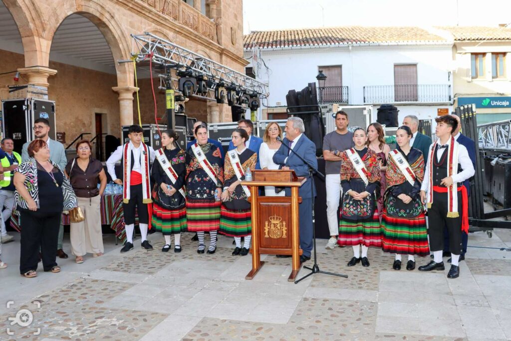 La Feria de El Bonillo arranca sin chupinazo pero con música, carrozas y ambiente festivo en las calles 3 elbonilloferia 3