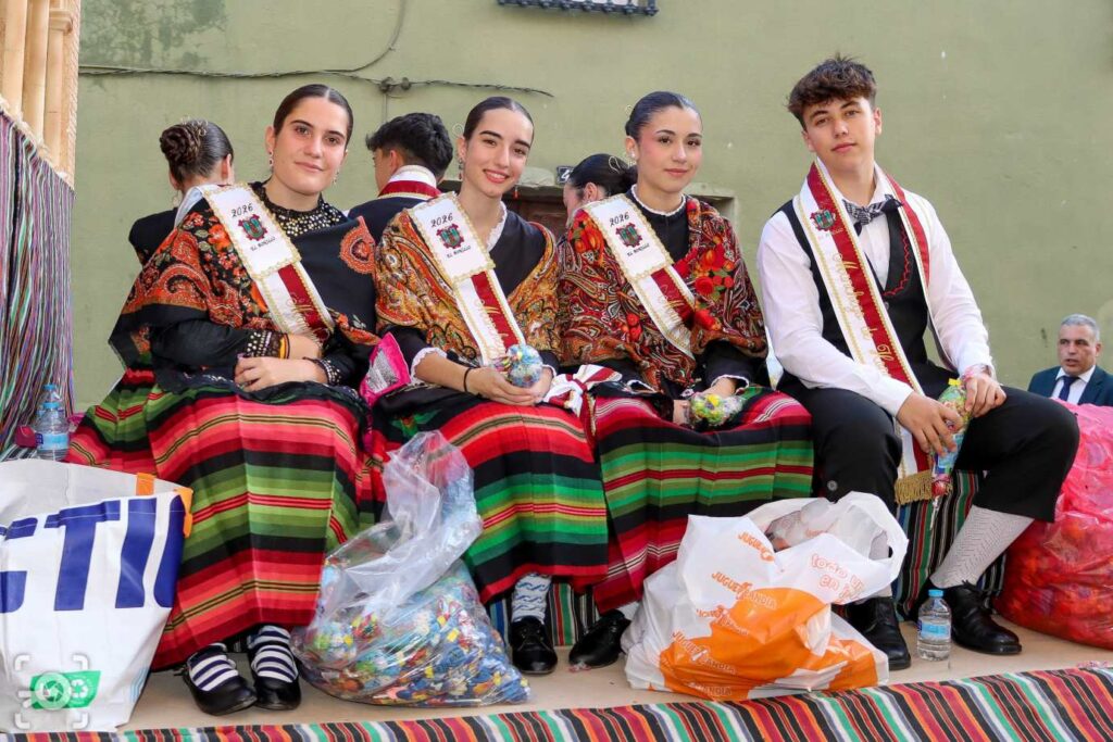 La Feria de El Bonillo arranca sin chupinazo pero con música, carrozas y ambiente festivo en las calles 7 elbonilloferia 7