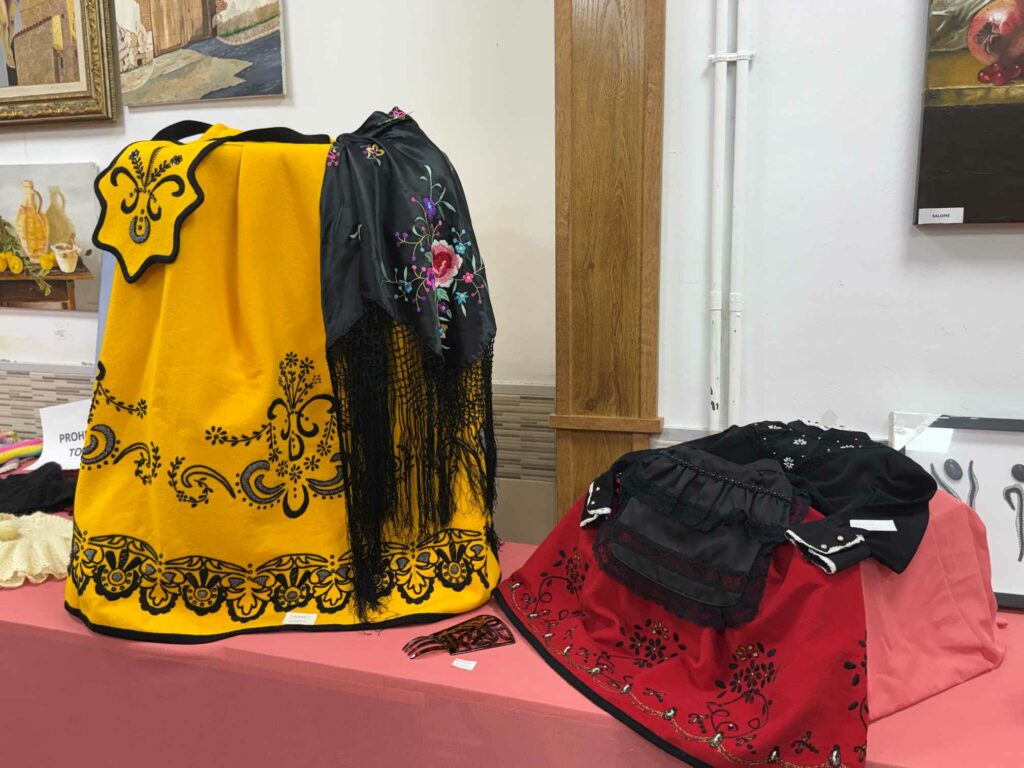 Inaugurada la 40ª Exposición de Artesanía y Manualidades de la Tercera Edad organizada por la Asociación Amigos de la Tercera Edad 5 exposicionartesaniavillacanas 6