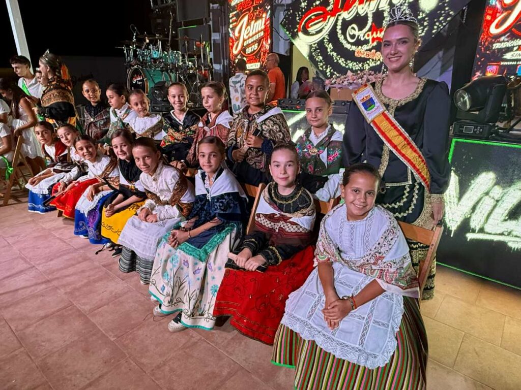 Miles de personas llenan las calles de Villacañas en el arranque oficial de la Feria 2026 5 feriaviollacanas 6