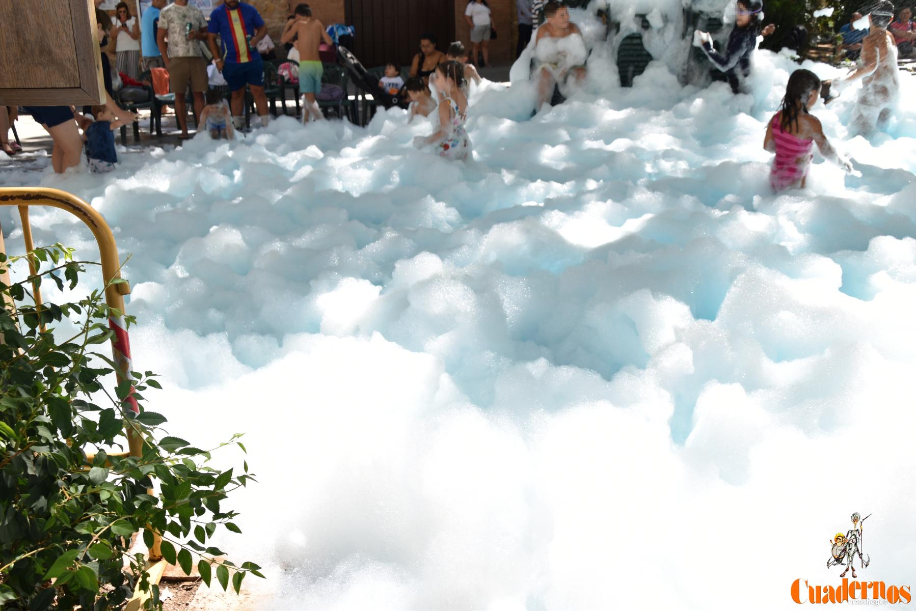 La espuma vuelve a inundar de diversión el Paseo de las Moreras en la Feria de Tomelloso