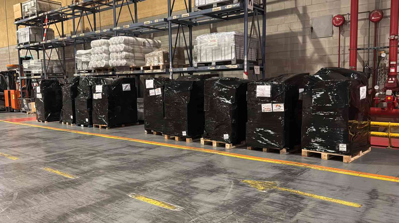 Fundación Madrina envía 20 palés de ayuda humanitaria a Colombia a través de Iberia