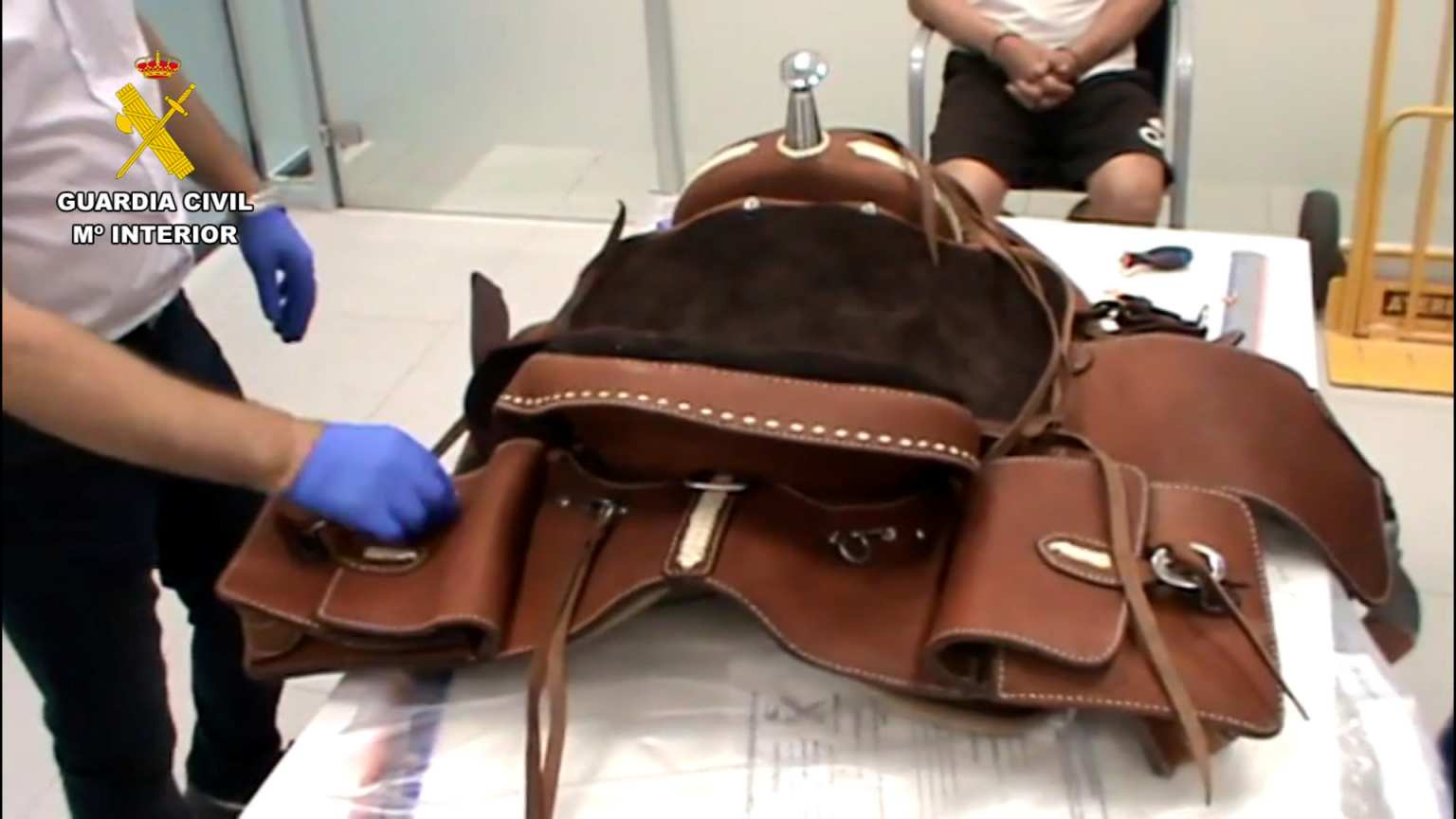 Intervenidos en Guadalajara cinco kilos de cocaína escondidos en una silla de montar a caballo