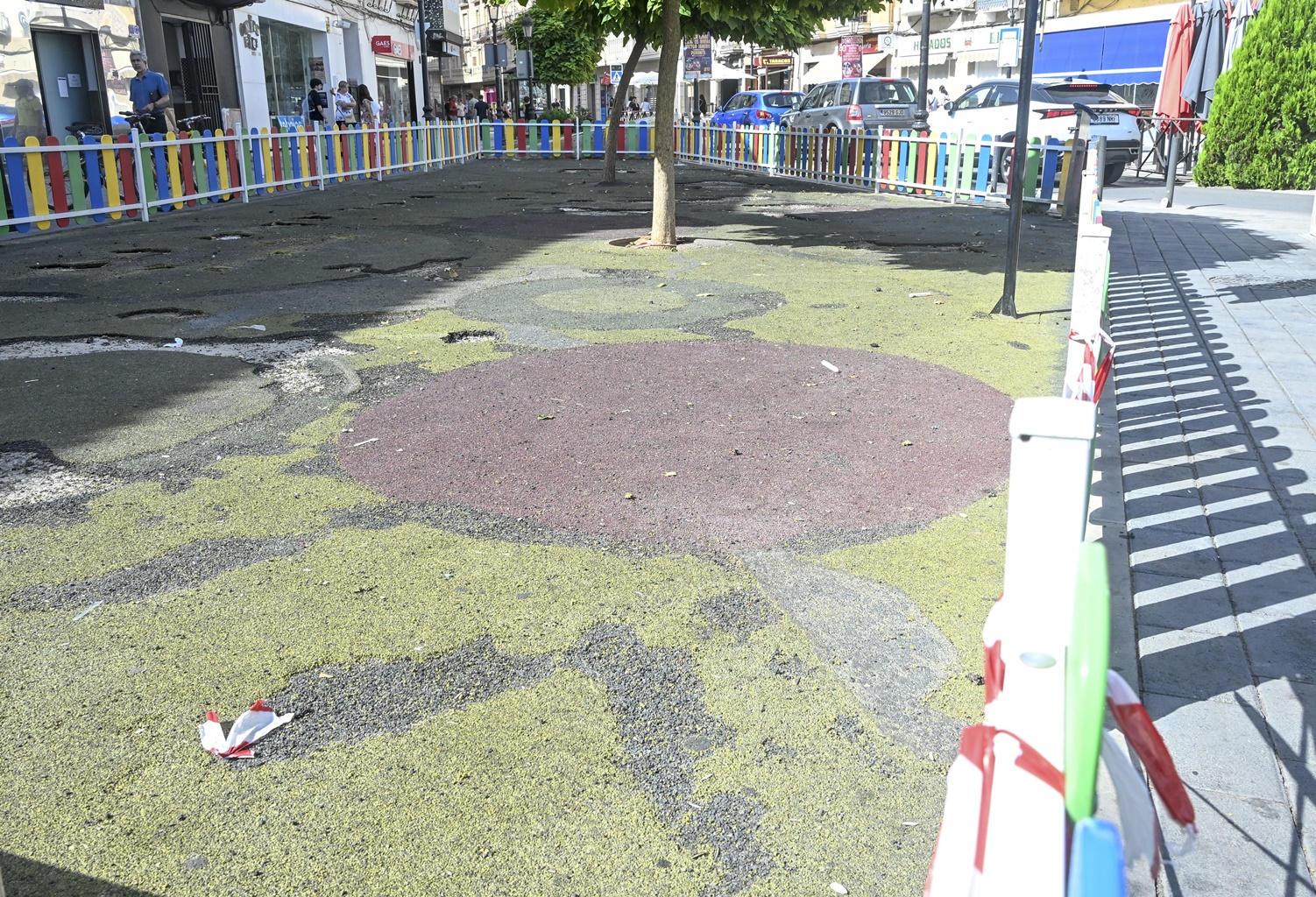 Iniciados los trabajos de renovación integral del área de juegos infantiles de las plaza de España