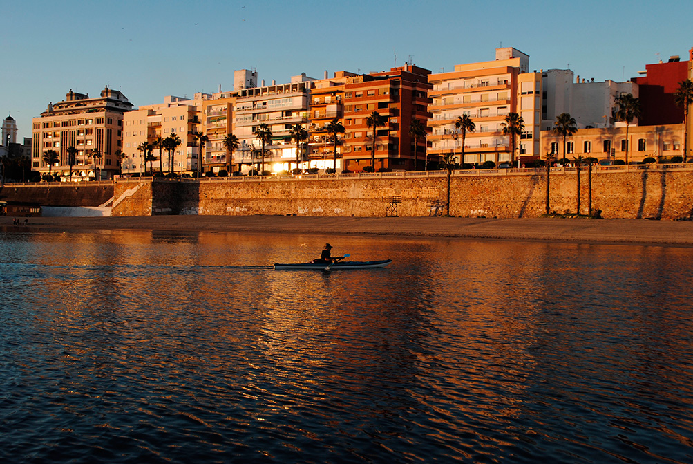 Izquierda Unida Tomelloso rechaza la convocatoria de la FEMP en apoyo a Ceuta y pide al Ayuntamiento que la retire